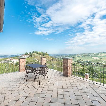 Villa Bricco Paglieri, Entire Villa Alba  Eksteriør billede
