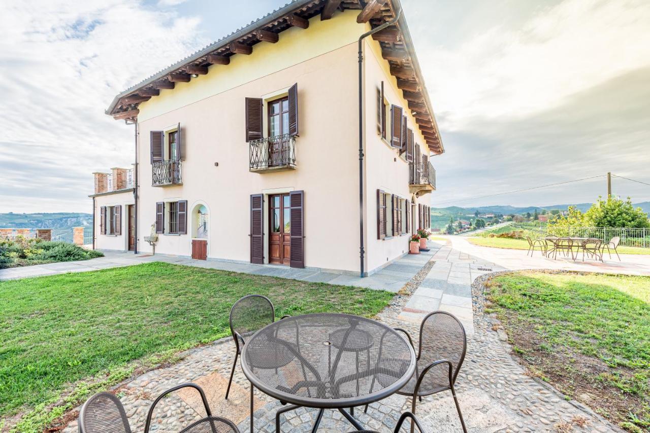 Villa Bricco Paglieri, Entire Villa Alba  Eksteriør billede