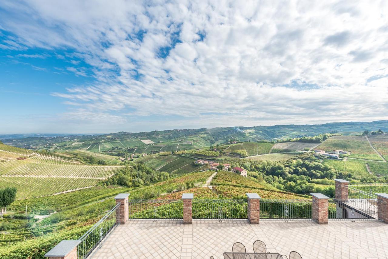 Villa Bricco Paglieri, Entire Villa Alba  Eksteriør billede