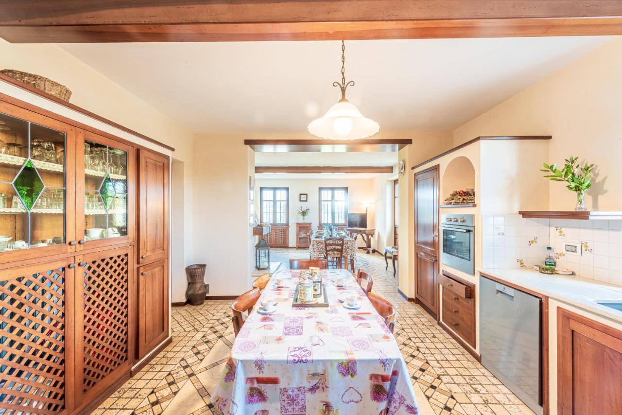 Villa Bricco Paglieri, Entire Villa Alba  Eksteriør billede