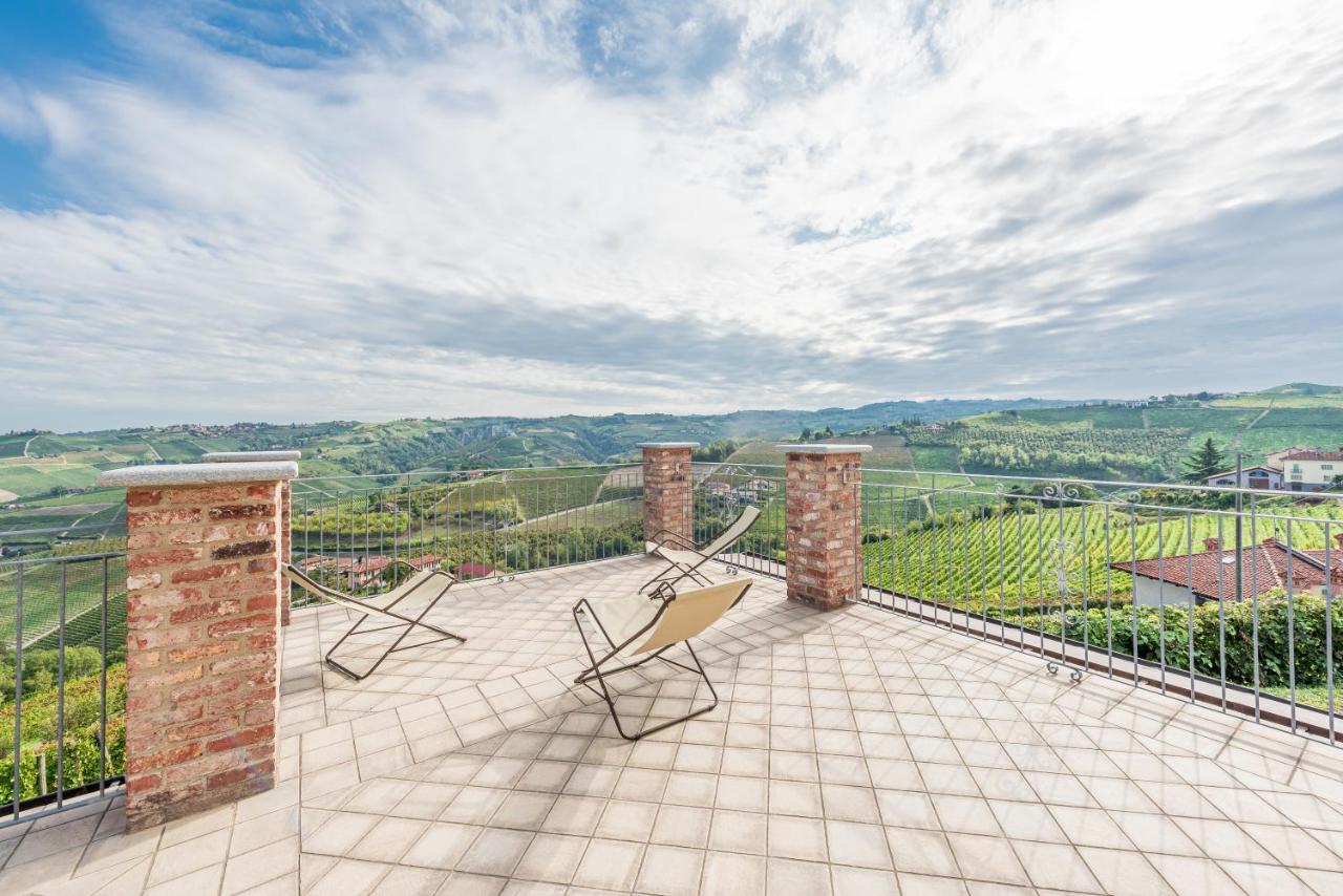 Villa Bricco Paglieri, Entire Villa Alba  Eksteriør billede