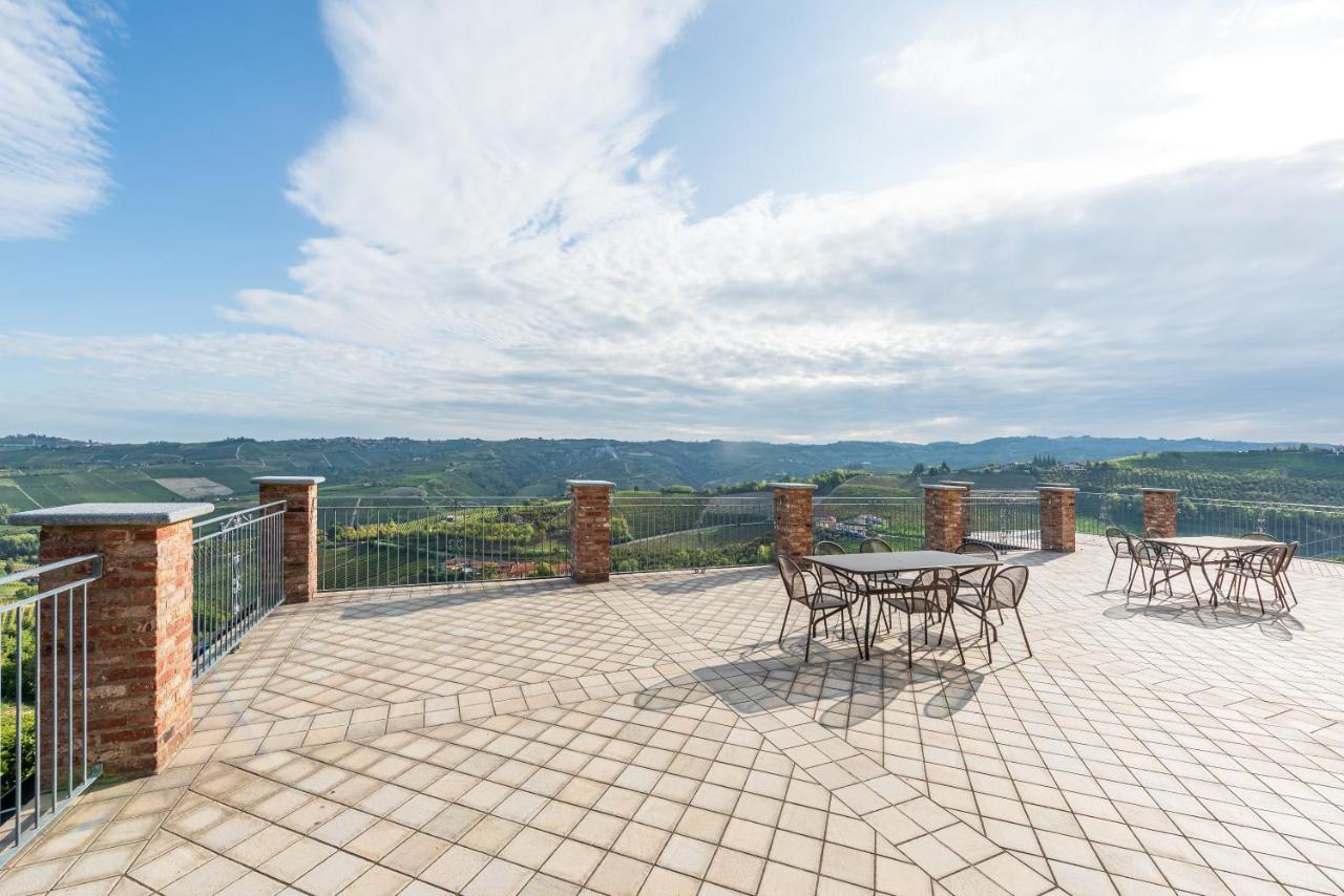Villa Bricco Paglieri, Entire Villa Alba  Eksteriør billede