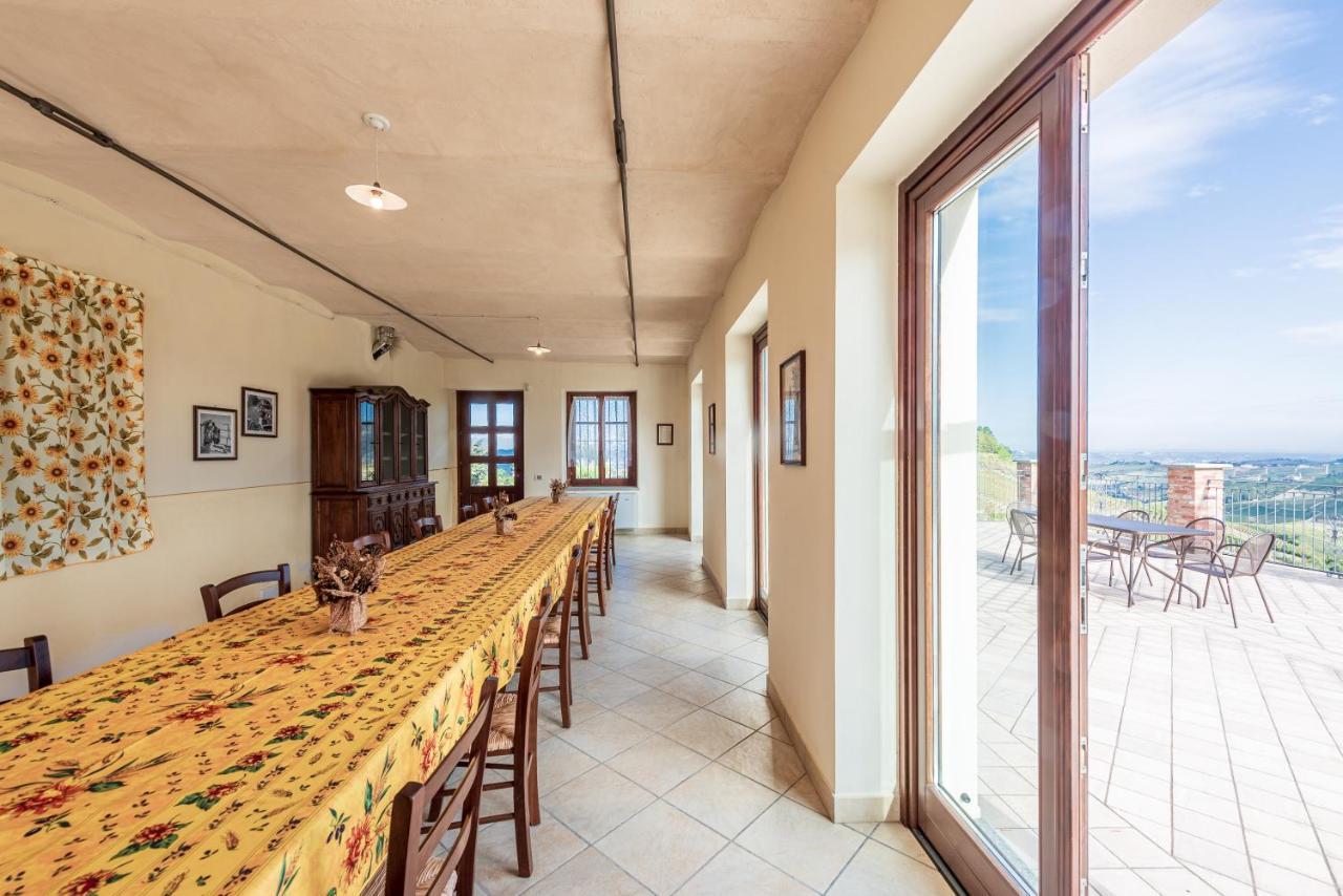 Villa Bricco Paglieri, Entire Villa Alba  Eksteriør billede