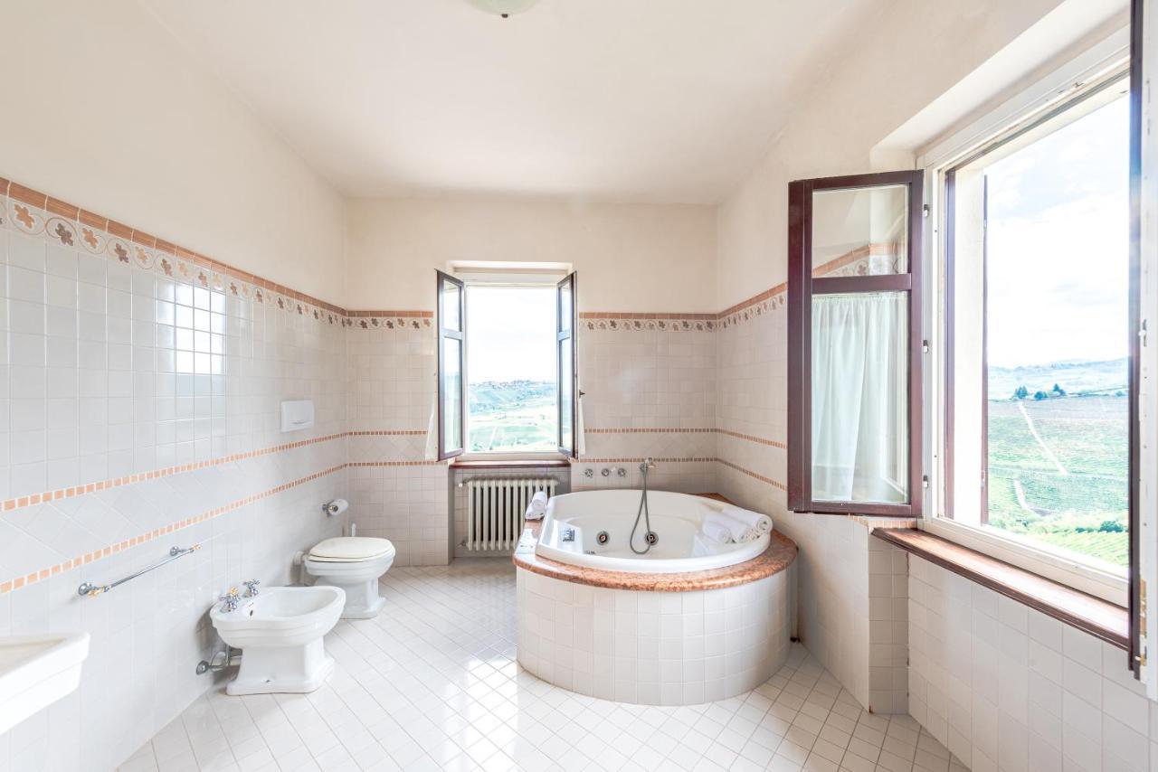 Villa Bricco Paglieri, Entire Villa Alba  Eksteriør billede