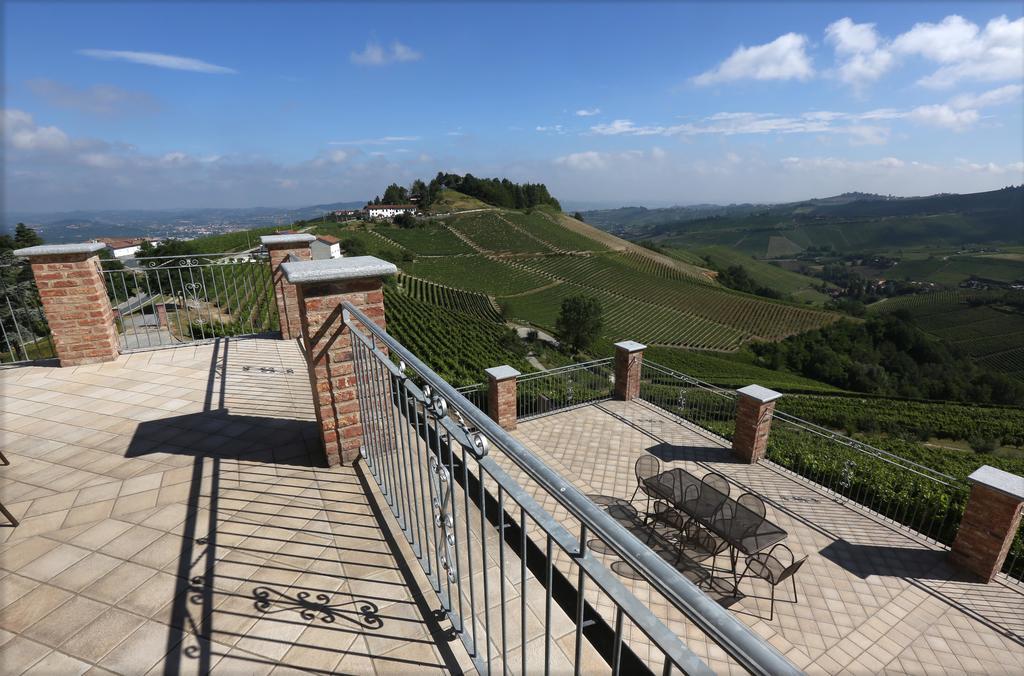 Villa Bricco Paglieri, Entire Villa Alba  Eksteriør billede