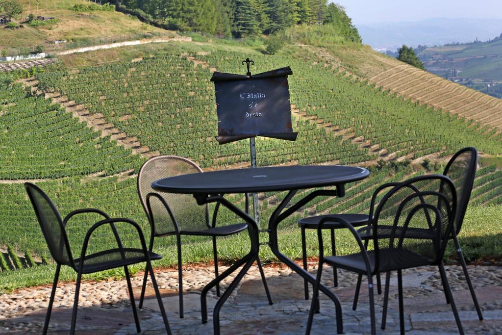 Villa Bricco Paglieri, Entire Villa Alba  Eksteriør billede